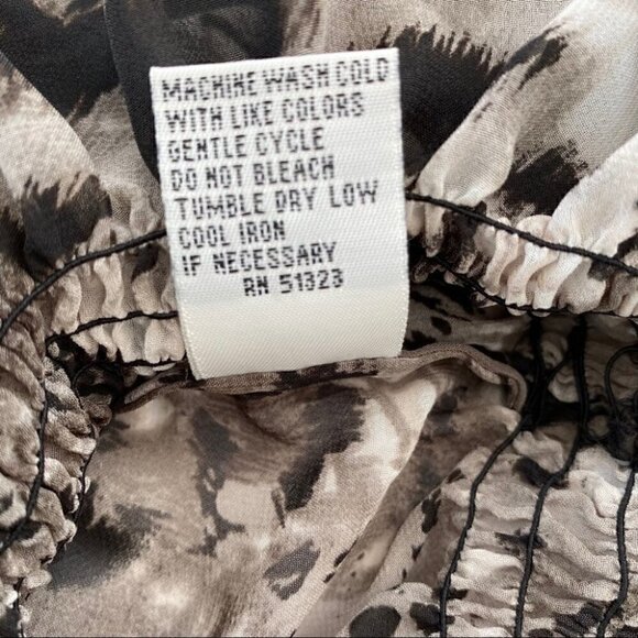 Kenneth Cole animal print top, popover style, sheer,  loose fitting - Picture 9 of 9